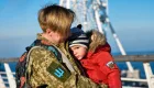 Военнослужащих с детьми могут меньше привлекать к боевым задачам, нарядам и командировкам: какие гарантии хотят закрепить