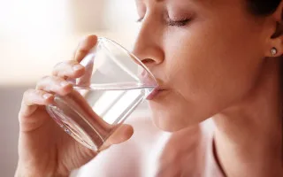 Ледяная вода в жару может навредить: что советуют медики