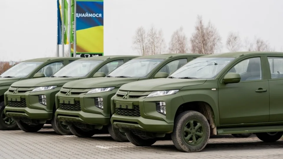Один військовий — одне авто: чи можна залишити гуманітарний транспорт після звільнення та що буде за його продаж