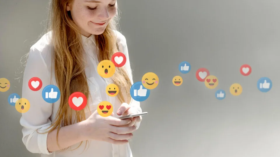 France is the first in the EU to ban social networks for teenagers under 15: parliament approved the law