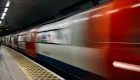В метро могут не пустить с чемоданом без оплаты: что делать пассажирам