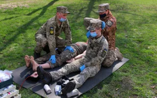 После фронта — в скорую: как боевые медики могут продолжить работу после увольнения со службы