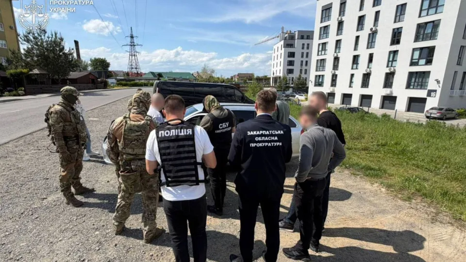 «Працевлаштування» для відстрочки за 25 тисяч доларів:  на Закарпатті викрили схему за участю адвоката і директора коледжу