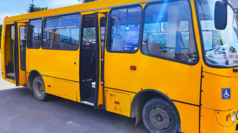 З автобуса на ходу випала дитина: як суд покарав водія транспортного засобу