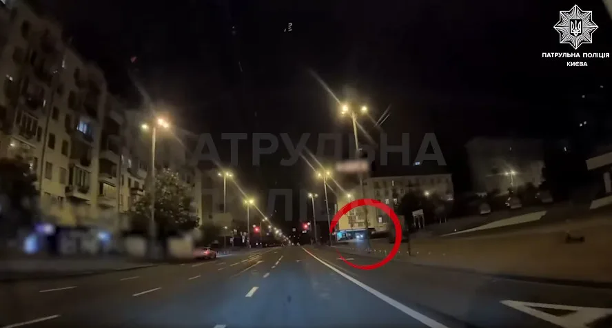 В Киеве наказали водителя, пересекшего сплошную линию дорожной разметки