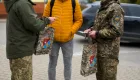 Чоловіка, який має проблеми із зором, мобілізували і призначили снайпером — втрутився суд