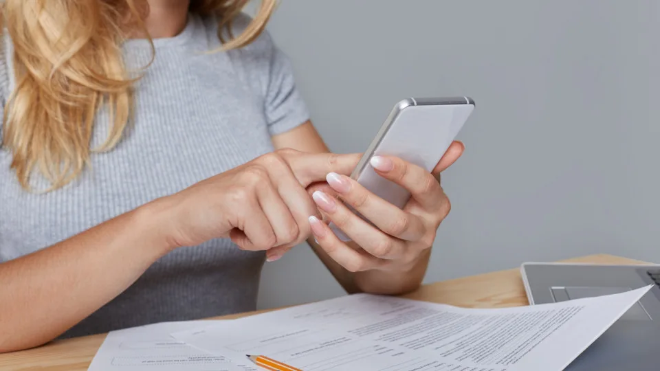 Дайджест кредитных споров: как суды проверяют SMS-подписи, почему отказывают во взыскании комиссий и как ограничивают процентные ставки