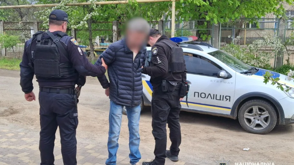 В Одесской области пьяный мужчина с пистолетом пришел в школу забрать сына — его будут судить