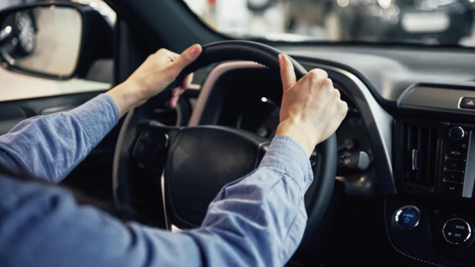 New rules behind the wheel: who needs tachographs and how many hours can drivers work