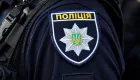 У Чернівецькій області озброєний чоловік поранив двох поліцейських і втік до лісу: триває спецоперація