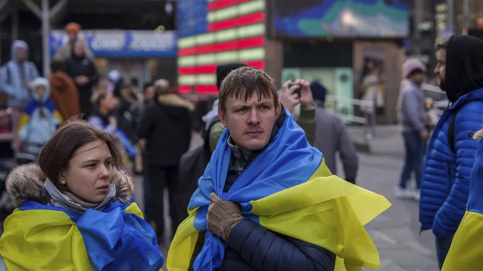 Украинцы в США могут остаться без права на трудоустройство: кого касаются изменения
