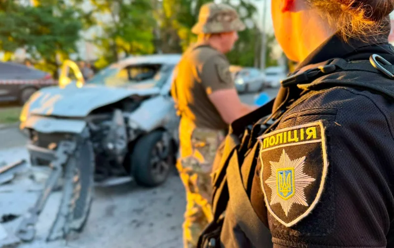 В Одессе на ходу взорвался автомобиль: есть погибший и раненая