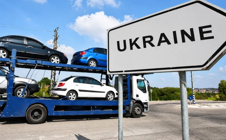 Украинцы ввезли более 169 тысяч автомобилей за полгода: какие машины выбирают чаще всего
