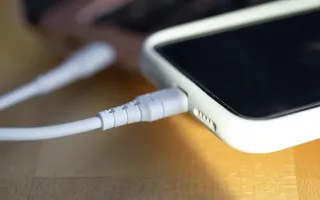 Использование смартфона при зарядке: сокращает ли это срок службы батареи