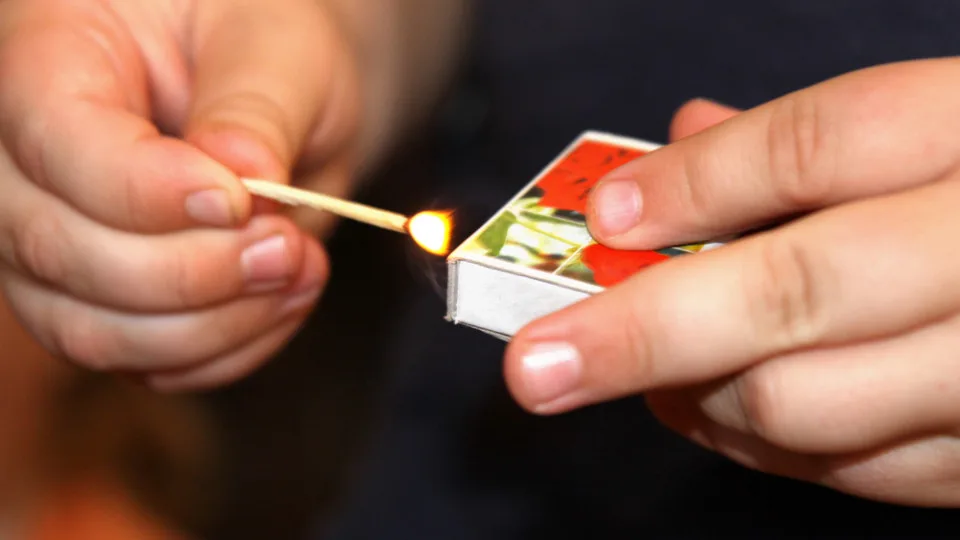 Boy played with matches and set a car on fire — court punished his mother