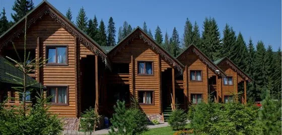 Пліснява, антисанітарія та небезпечне укриття: Омбудсман ініціював перевірку в таборі «Артек Закарпаття»
