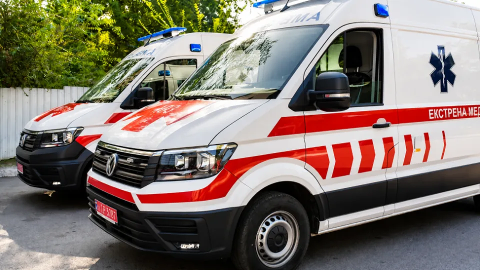 У Києві після російської атаки знищено 5 карет швидкої допомоги: удар припав по «Київмедспецтрансу»
