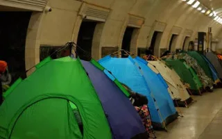 Запретят ли палатки и матрасы в метро Киева во время тревог: какие штрафы предлагали и разрешает ли это закон