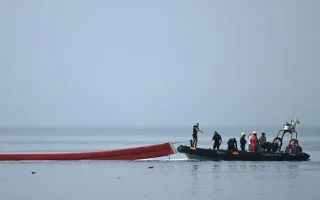 Испания перекрывает морскую границу: возле Сеуты возводят плавучий барьер от мигрантов