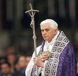 Папа Римский лишил сана священника-педофила