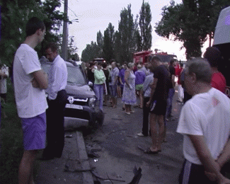 Пьяная женщина на легковушке устроила масштабное ДТП в Киеве (ФОТО)