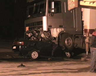 Ужасное ДТП в Запорожской области: на огромной скорости легковушка влетела в грузовик (ФОТО)