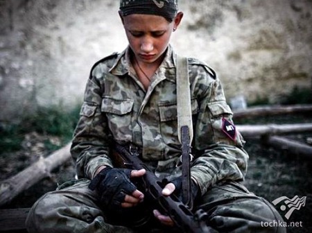 Украинских детей готовят воевать против исламистов