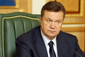 Янукович требует от местной власти держать на контроле реализацию социнициатив