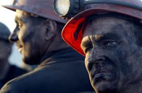 Президент подписал закон о повышении престижности шахтерского труда