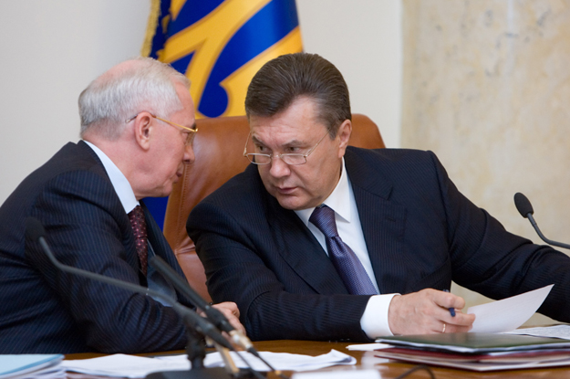 Президент выдвинул Азарова на должность премьера