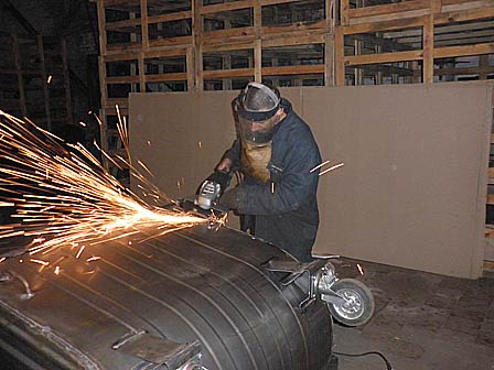 Запорожские заключенные будут производить мусорные евроконтейнеры