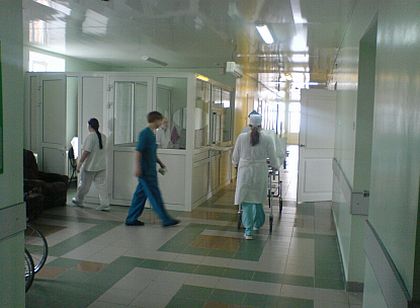 Пациент киевской больницы избил троих медиков