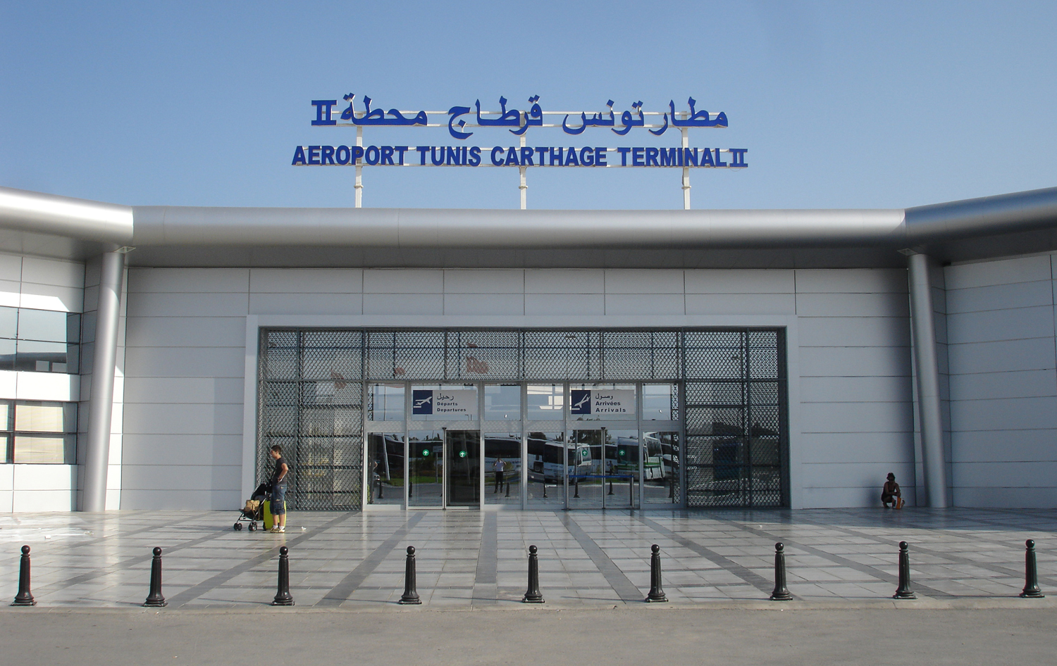 В аэропорту Туниса из-за всеобщей забастовки отменили все полеты