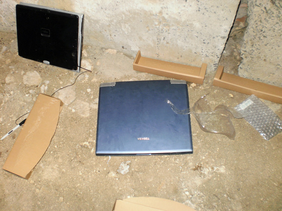 В Хмельницкой области школьники ограбили компьютерный магазин