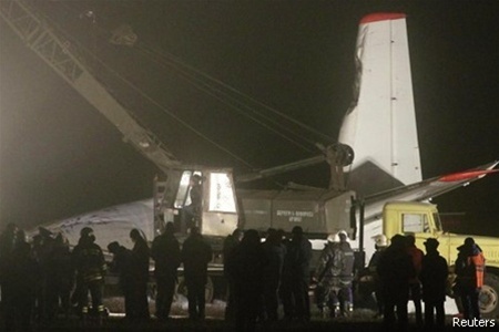 Авиакатастрофа в Донецке: погибло 5 человек