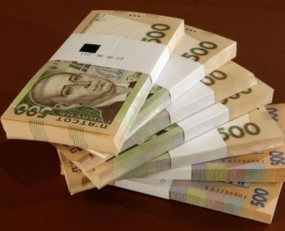 Чиновники Оболонской РГА незаконно потратили 300 тысяч гривен
