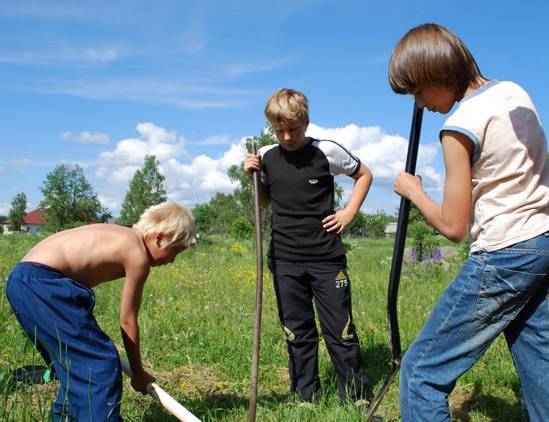В Беларуси создадут трудовые лагеря для детей и подростков