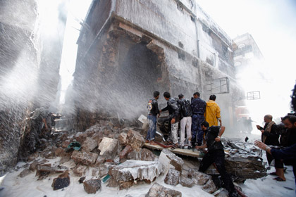 В Йемене самолет упал на жилой дом: погибли 11 человек