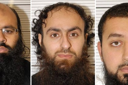 Девятерых британцев признали виновными в подготовке теракта