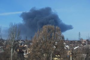 Продолжается ликвидация пожара на Запорожском складе химических веществ