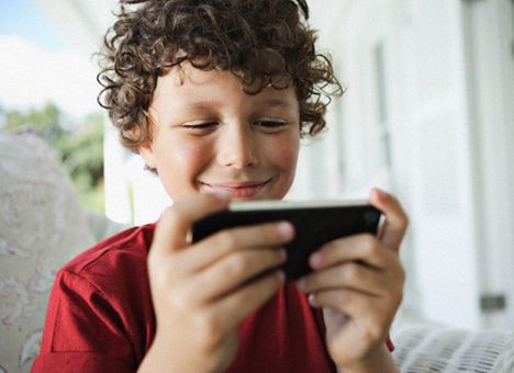 В Бельгии детям запретят рекламировать сотовые телефоны 