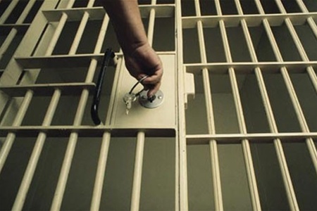 В Харькове мужчины получили по 2 года тюрьмы за самосуд над товарищем