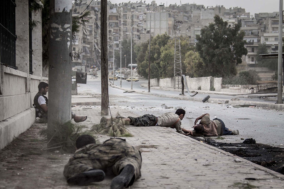 В Сирии в боях за полицейскую академию погибли 2 сотни человек