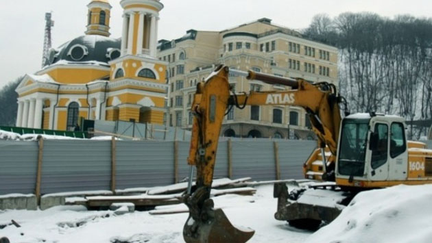 На реконструкцию Почтовой площади Киева закончились деньги