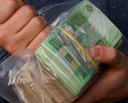Киевский таможенник получил взяток на сумму $1400