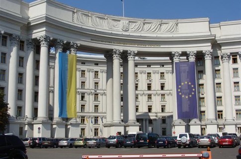 Правительство одобрило внесение изменений в ЗУ "О дипломатической службе"