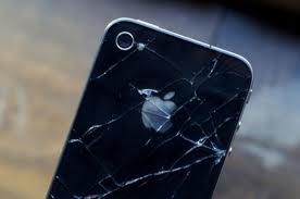 Apple научит систему телефона падать без повреждений