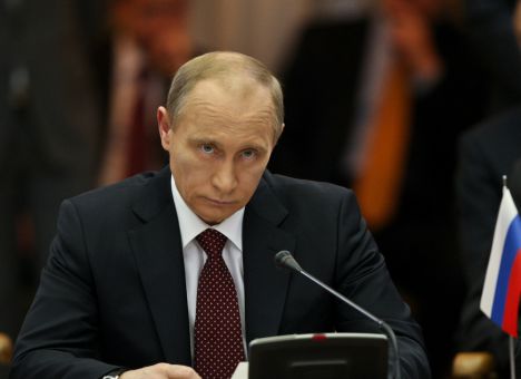 Путин ввел админштрафы за нецензурщину в СМИ