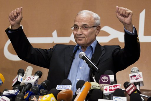 Египетский суд оправдал экс-премьера по делу о хищениях в министерстве авиации