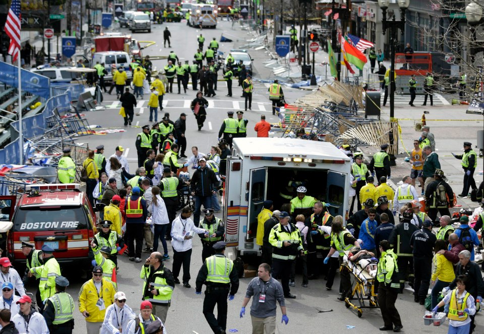 Теракт в Бостоне: 3 человека погибли, более 140 ранены